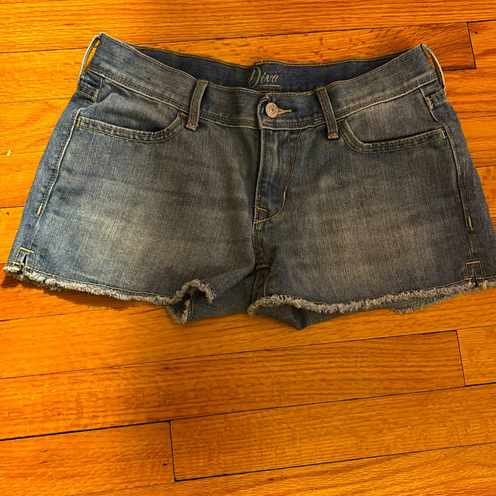 Old Navy Diva Denim Cutoff Shorts Size 4 Medium Wash Raw Hem